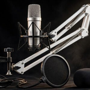 Neewer NW-7000 studio microphone bundle – hero shot